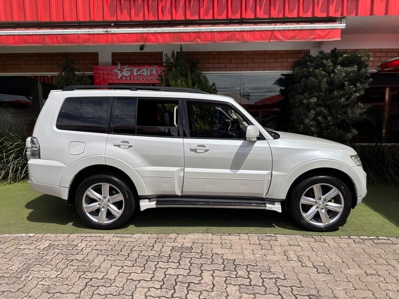 Mitsubishi Pajero HPE Full 3.2 4x4 T.I.Dies. 5p Aut