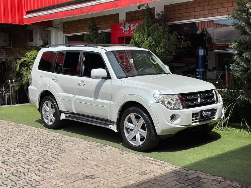 Mitsubishi Pajero HPE Full 3.2 4x4 T.I.Dies. 5p Aut