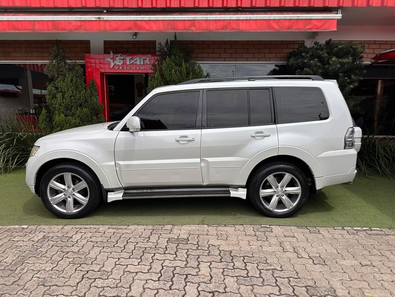 Mitsubishi Pajero HPE Full 3.2 4x4 T.I.Dies. 5p Aut