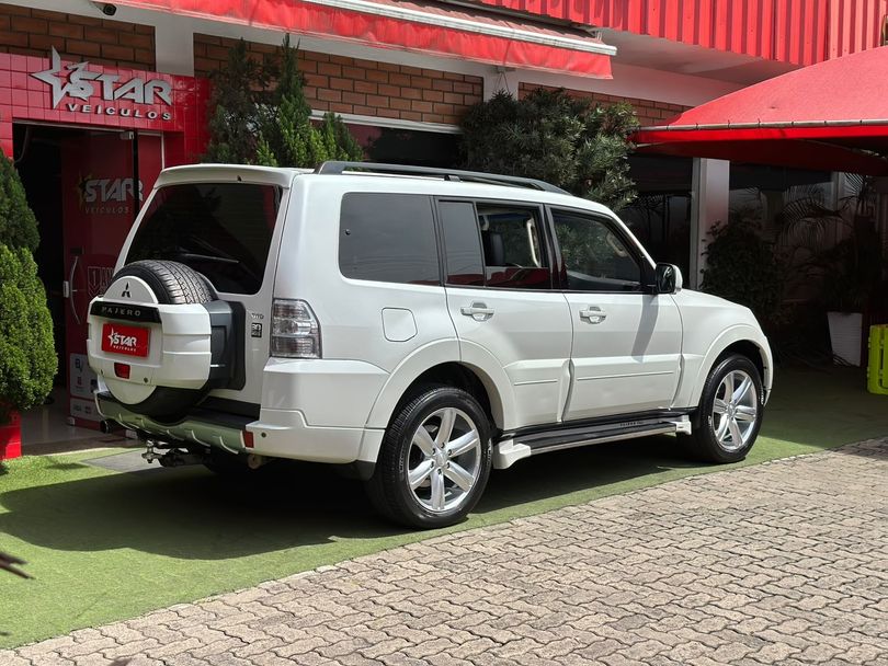 Mitsubishi Pajero HPE Full 3.2 4x4 T.I.Dies. 5p Aut