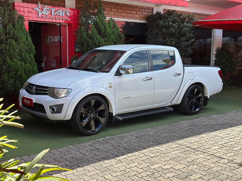 Mitsubishi L200 Triton HLS 2.4 Flex 16V CD Mec.