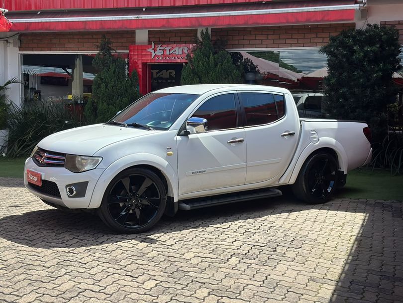 Mitsubishi L200 Triton HLS 2.4 Flex 16V CD Mec.
