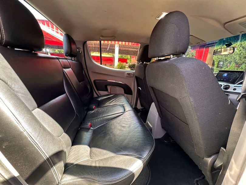 Mitsubishi L200 Triton HLS 2.4 Flex 16V CD Mec.