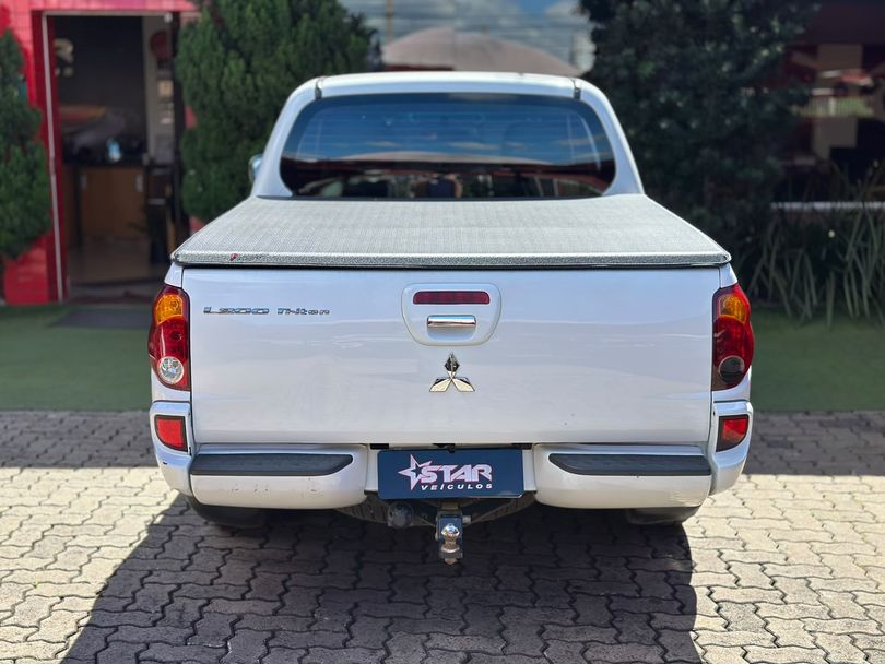 Mitsubishi L200 Triton HLS 2.4 Flex 16V CD Mec.