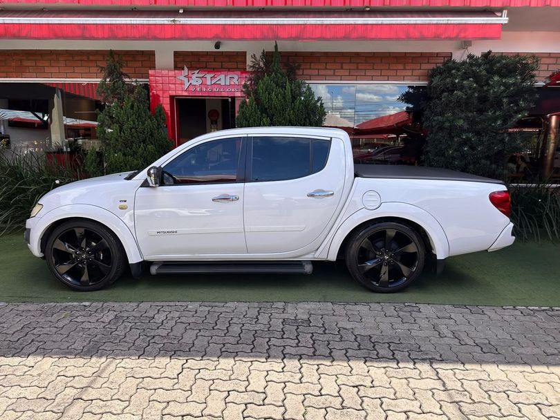 Mitsubishi L200 Triton HLS 2.4 Flex 16V CD Mec.