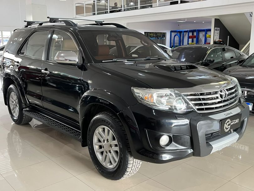 Toyota Hilux SW4 SRV D4-D 4x4 3.0 TDI Dies. Aut
