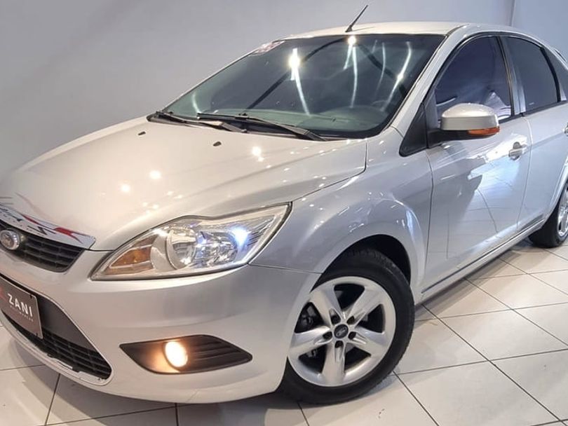 Ford Focus Hatch Ghia 2.0 16V (Flex)
