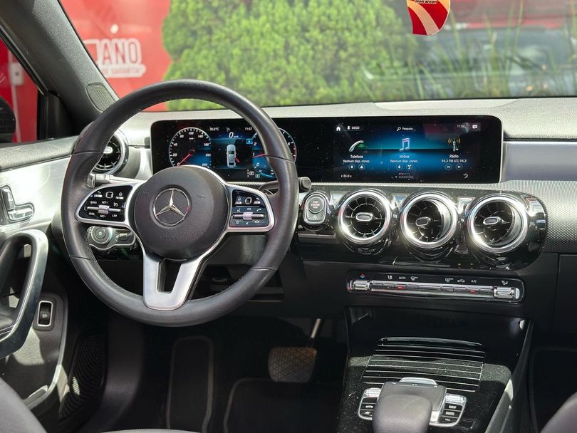 Mercedes 1.3 CGI GASOLINA ADVANCE SEDAN 7G-DCT