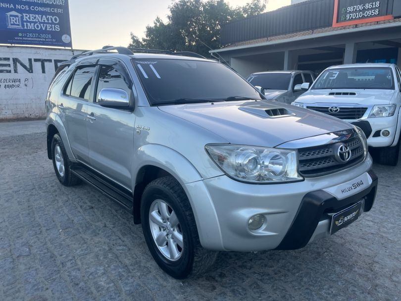 Toyota Hilux SW4 SRV D4-D 4x4 3.0 TDI Dies. Aut