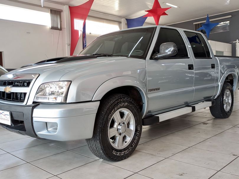 Chevrolet S10 P-Up Tornado 2.8 TDI 4x2/4x4 CD Dies