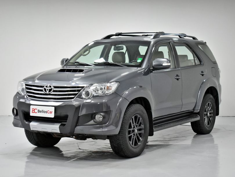 Toyota Hilux SW4 SRV D4-D 4x4 3.0 TDI Dies. Aut