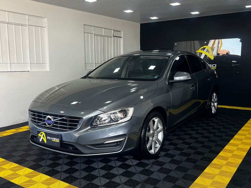 Volvo S60 T-4 MOMENTUM 2.0 190cv 4p