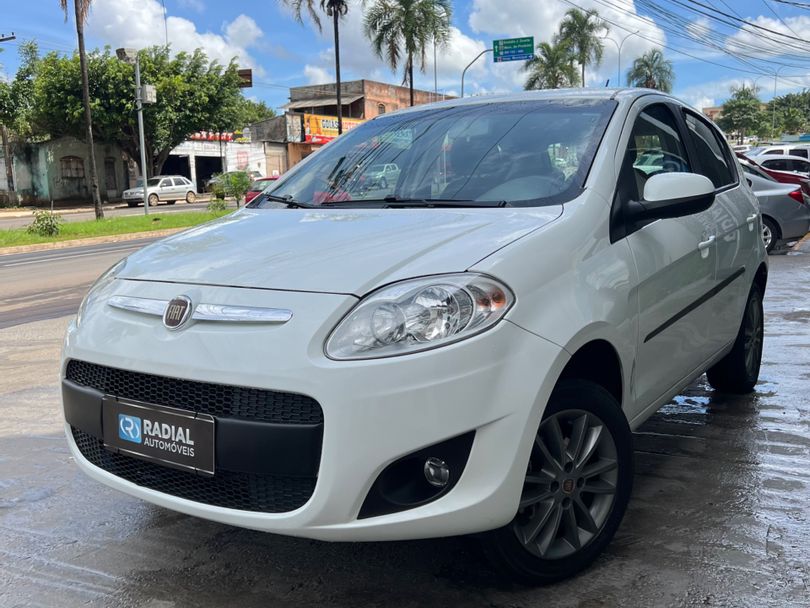 Fiat Palio ESSENCE 1.6 Flex 16V 5p