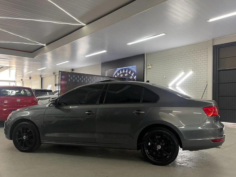 VolksWagen JETTA Comfortline 2.0 T.Flex 8V 4p Tipt.