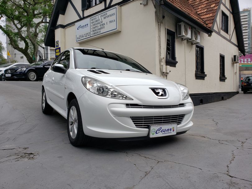 Peugeot 207 XR 1.4 Flex 8V 5p