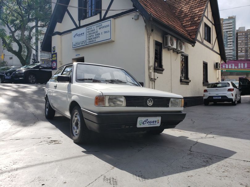 VolksWagen Gol 1000 (modelo antigo)