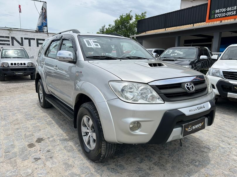 Toyota Hilux SW4 SRV D4-D 4x4 3.0 TDI Dies. Aut