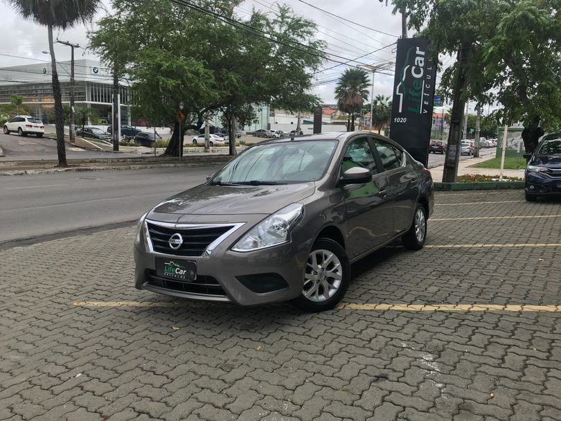 Nissan VERSA SV 1.6 16V FlexStart 4p Aut.
