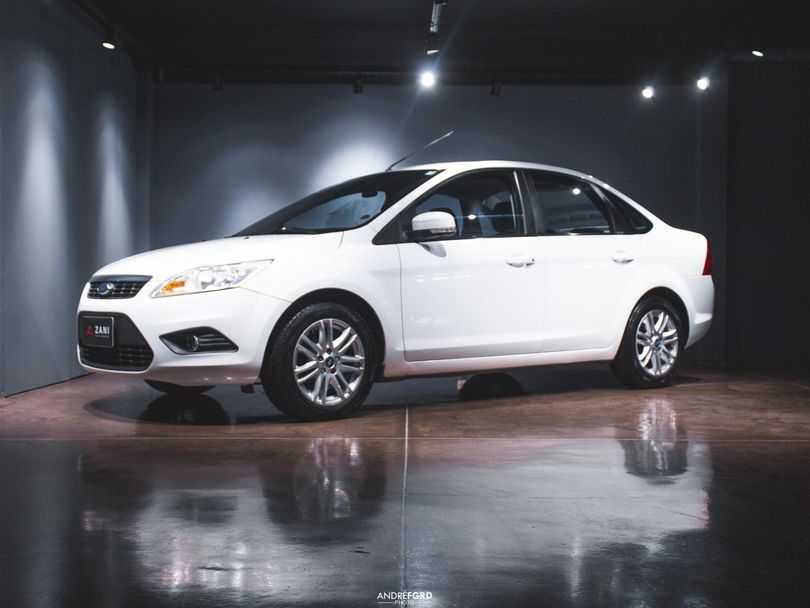 Ford Focus Sedan 1.6/1.6 Flex 8V/16V 4p Mec.