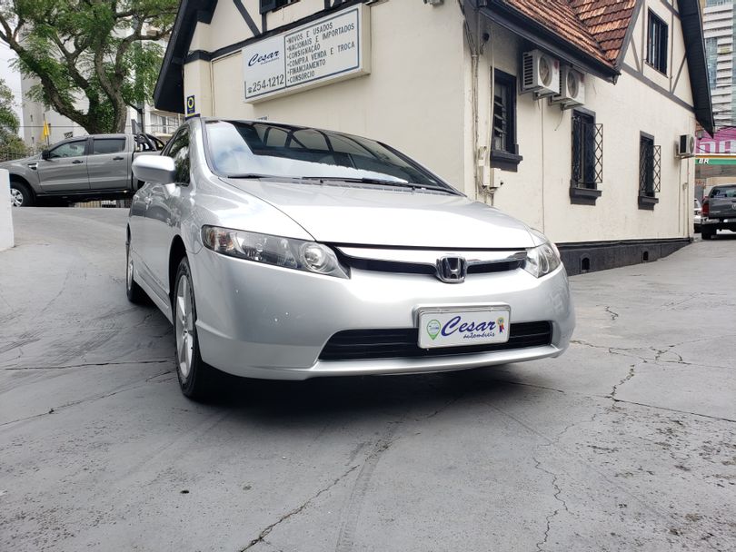 Honda Civic Sedan LXS 1.8/1.8 Flex 16V Aut. 4p