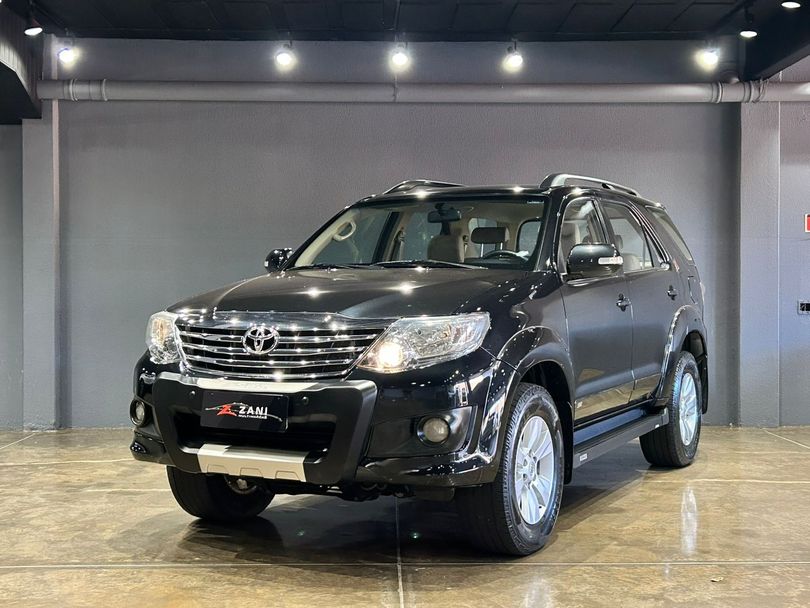 Toyota Hilux SW4 SR 4x2 2.7/ 2.7 Flex 16V Aut.