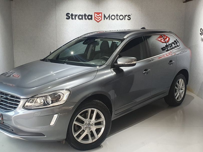 Volvo XC 60 T-5 MOMENTUM 2.0 245cv FWD 5p