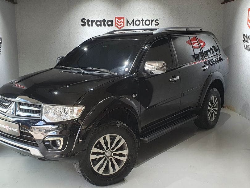 Mitsubishi Pajero HPE 3.2 4x4 T.I. Dies. 5p Aut.