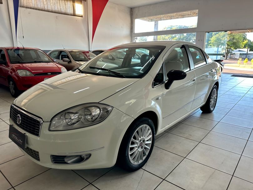 Fiat LINEA ESSENCE 1.8 Flex 16V 4p