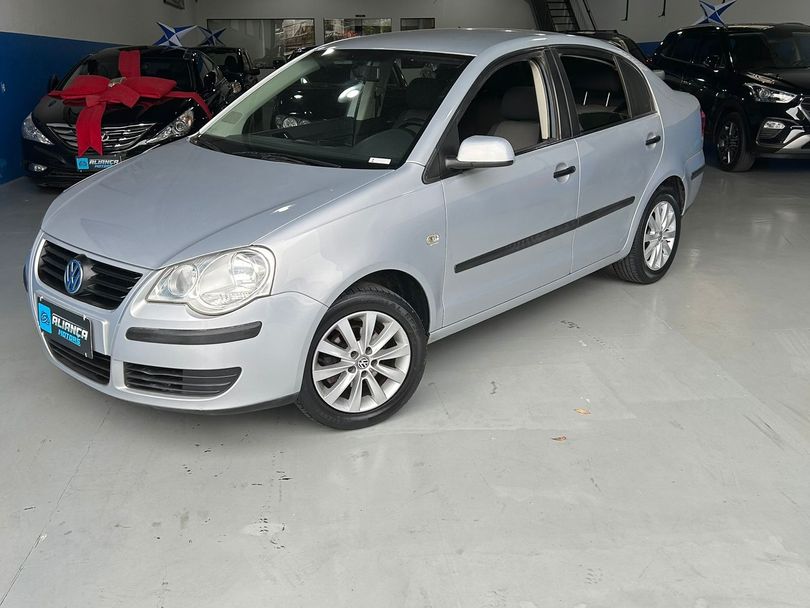 VolksWagen Polo Sedan 1.6 Mi Total Flex 8V 4p