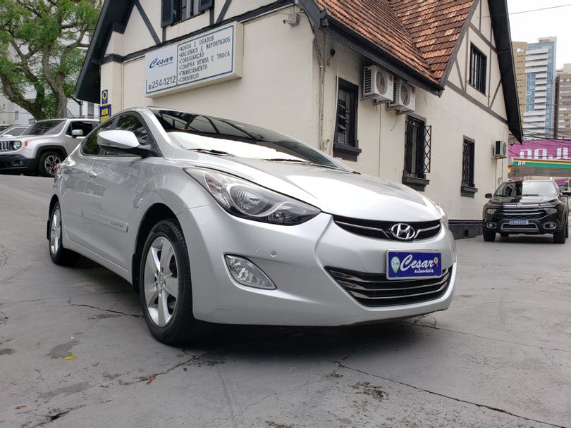 Hyundai Elantra GLS 2.0 16V Flex Aut.