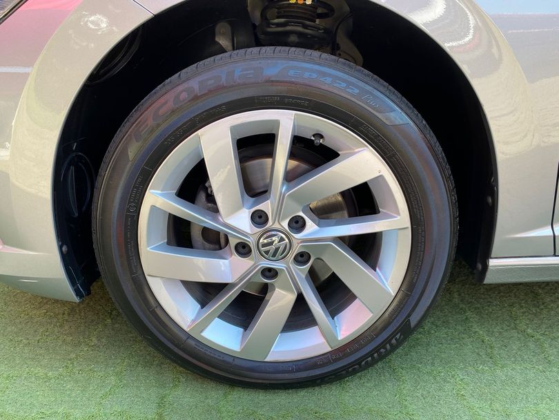 VolksWagen JETTA Comfort. 250 TSI 1.4 Flex 16v Aut.