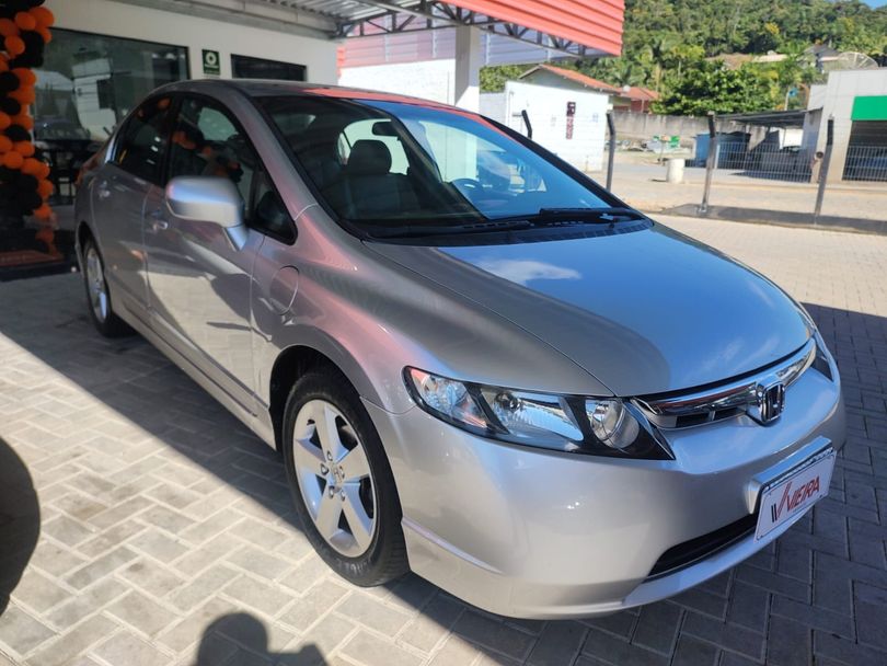 Honda Civic Sedan LXS 1.8/1.8 Flex 16V Mec. 4p