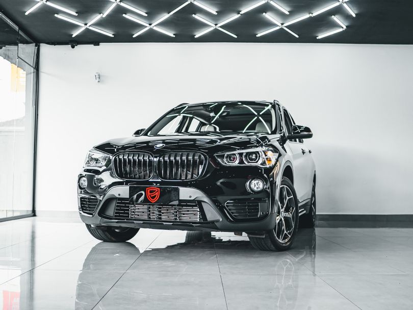 BMW X1 SDRIVE 20i X-Line 2.0 TB Active Flex