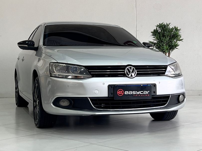 VolksWagen JETTA Comfortline 2.0 T.Flex 8V 4p Tipt.