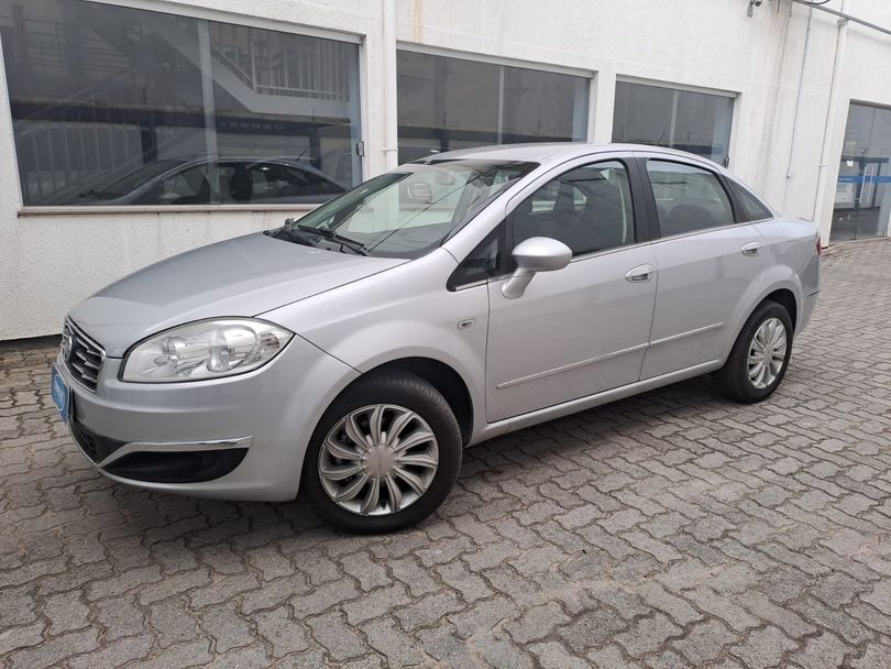 Fiat LINEA ESSENCE 1.8 Flex 16V 4p