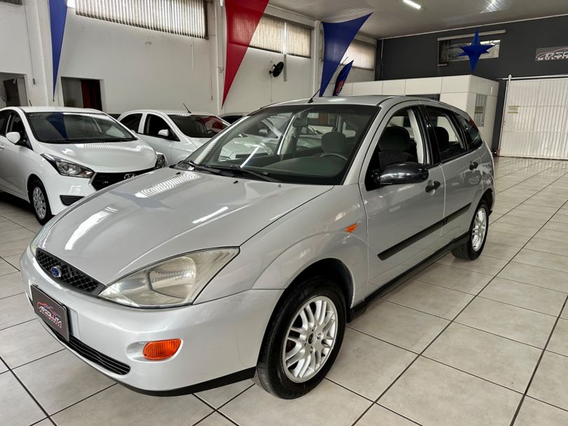 Ford Focus 1.8 16V 5p