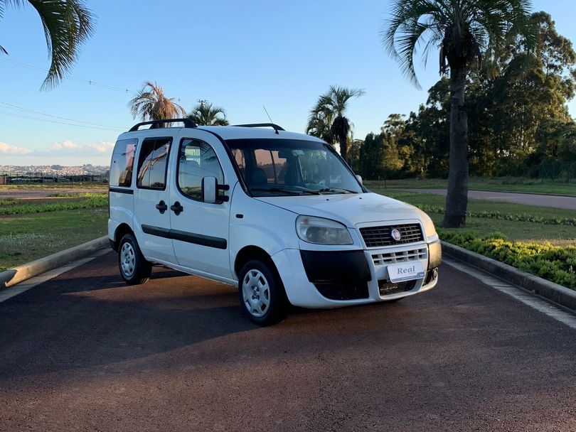 Fiat Doblo ESSENCE 1.8 Flex 16V 5p