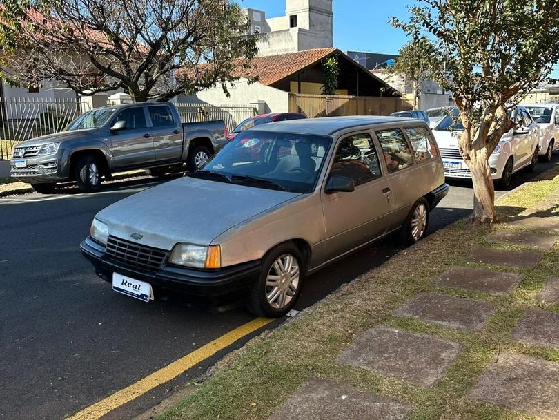 Chevrolet Ipanema GL 1.8 MPFI / EFI /SL 4p