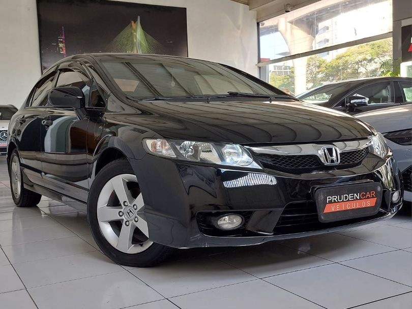 Honda Civic Sedan LXS 1.8/1.8 Flex 16V Aut. 4p