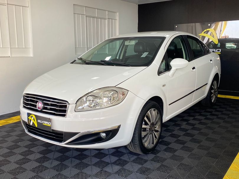 Fiat LINEA ESSENCE 1.8 Flex 16V 4p
