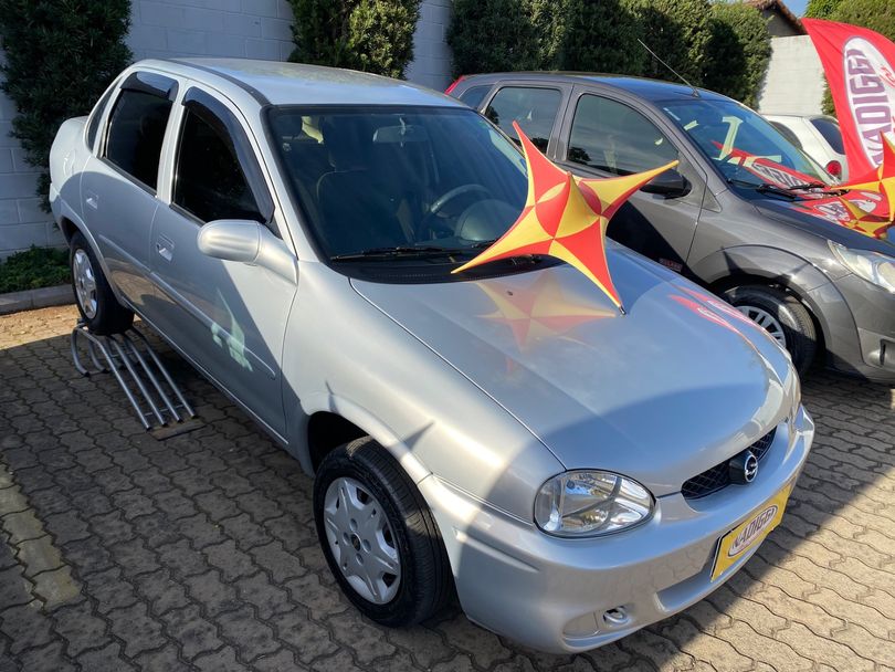 Chevrolet Corsa Sedan Super Milenium 1.0 MPFI 16V