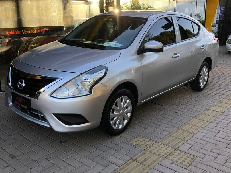 Nissan Versa 1.0 Conforto (Flex)