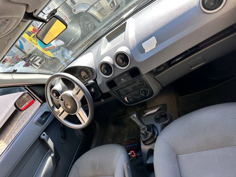 VolksWagen Gol City (Trend) 1.0 Mi Total Flex 8V 2p