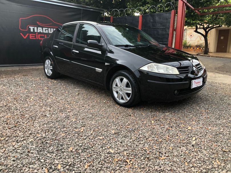 Renault Megane Sedan Dynamique 2.0 16V Aut.