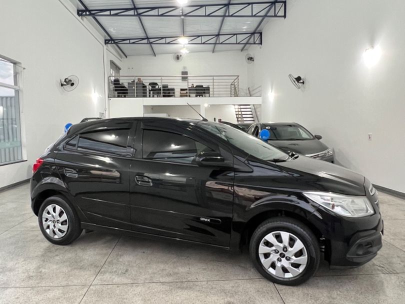 Chevrolet ONIX HATCH LT 1.0 8V FlexPower 5p Mec.