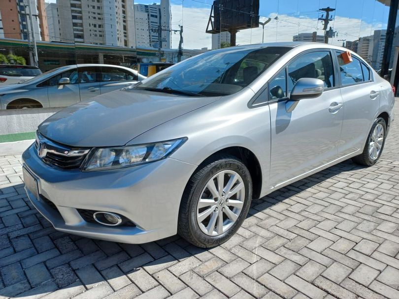 Honda Civic Sedan LXR 2.0 Flexone 16V Aut. 4p