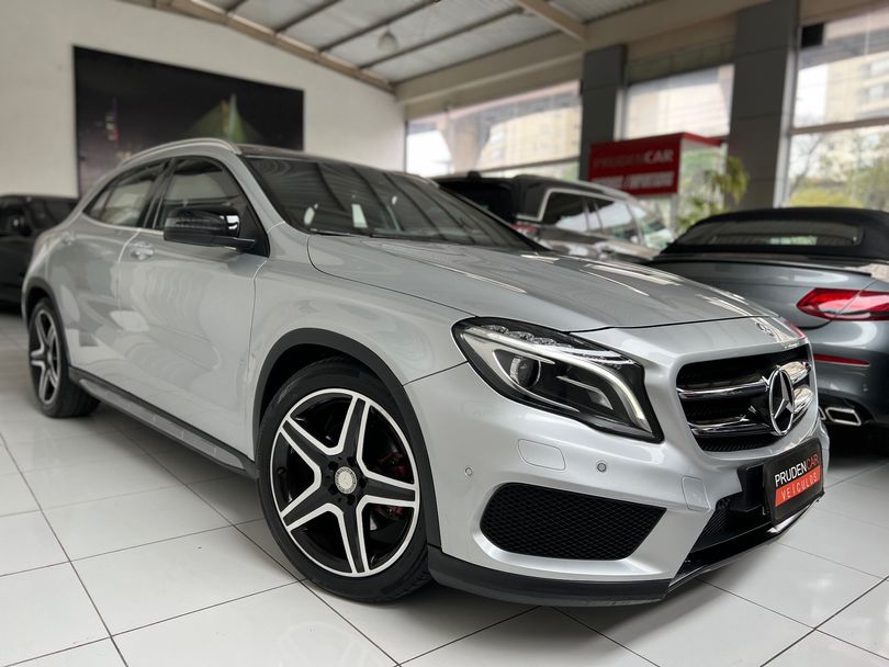 Mercedes GLA 250 Sport 2.0 TB 16V 4x2  211cv Aut.