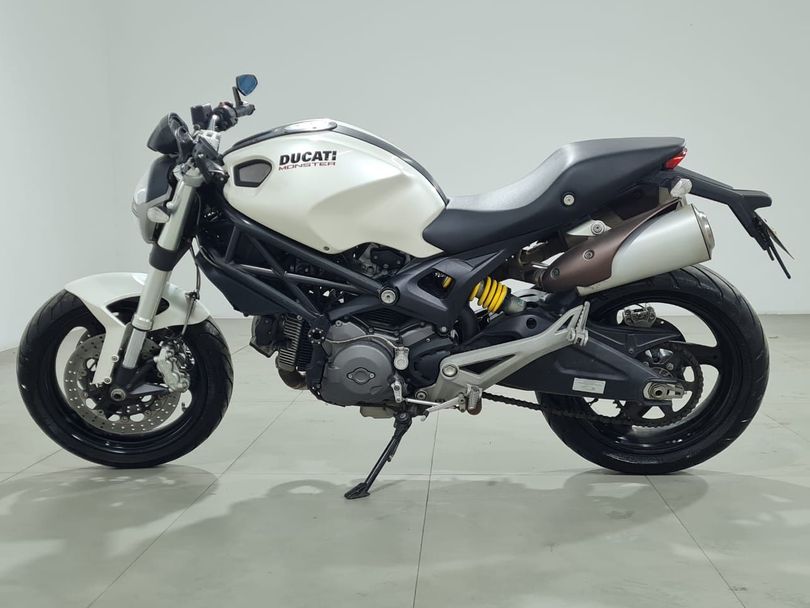 Ducati MONSTER 696cc