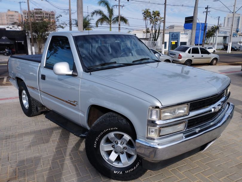 Chevrolet Silverado DLX 4.2 Diesel