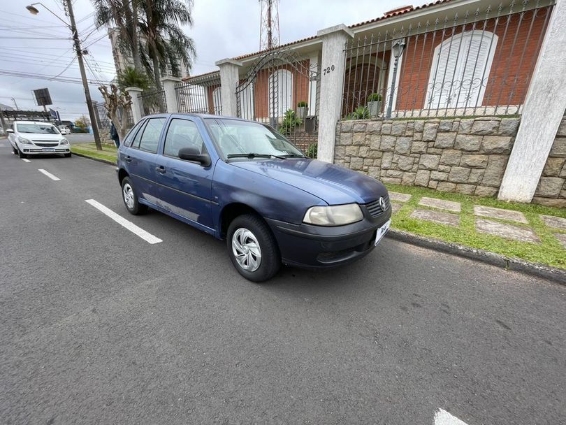 VolksWagen Gol 1000 Mi 16V/ Ouro 4p